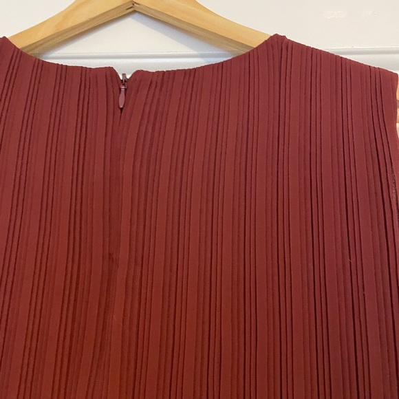 Club Monaco Pleated Swing Top EUC! - Picture 6 of 8